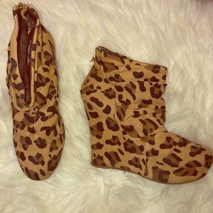 Cheetah wedge